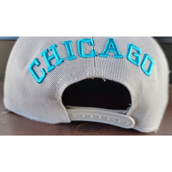Men's New Era Grey/Aqua Chicago BlackHawks 9FIFTY Embroidered Snap Back Hat EUC - Picture 7 of 13